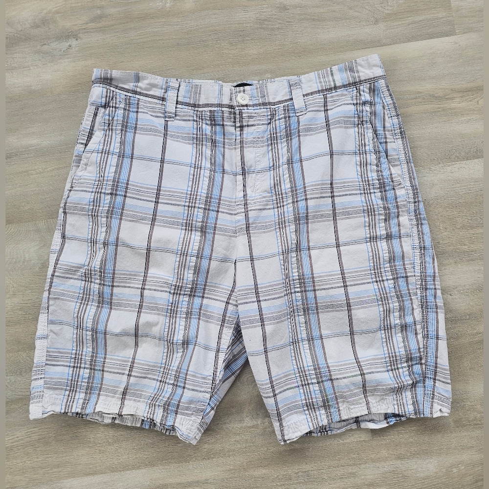 Apt. 9 Men’s White Plaid Shorts with Light Blue and Brown Stripes Size 34